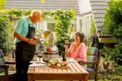 Cobb Pro Premier Air Houtskoolbarbecue - Grijs -Online Camping Winkel 1267 1900 p1090050 met rook 25