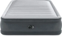 Intex Comfort Plush Hoog Luchtbed - Queensize - Ingebouwde Elektrische Pomp 16 Intex Comfort Plush Hoog Luchtbed - Queensize - Ingebouwde Elektrische Pomp -Online Camping Winkel 1320 1900 64414 prd2 2023 300