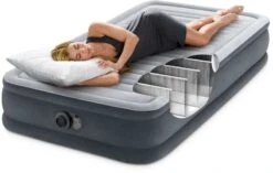 Intex Comfort Plush Luchtbed - Eenpersoons - Ingebouwde Elektrische Pomp -Online Camping Winkel 1320 1900 67766 inuse 2023 300