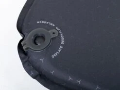 Exped SIM 3.8 M Zelfopblazende Slaapmat 15 Exped SIM 3.8 M Zelfopblazende Slaapmat -Online Camping Winkel 1441 1900 sim black valve close