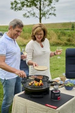 NomadiQ Draagbare Gasbarbecue - Zwart 19 NomadiQ Draagbare Gasbarbecue - Zwart -Online Camping Winkel 1900 1267 mvd0748 1