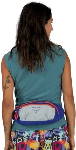Osprey Daylite Heuptas - Blauw/Oranje 13 Osprey Daylite Heuptas - Blauw/Oranje -Online Camping Winkel 1900 1900 0007 daylitewaist s23 onbody5 silverliningblueberry 10005144