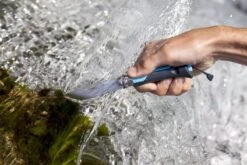 Opinel N°08 Outdoor Zakmes - Blauw -Online Camping Winkel 3123840015762 opinel outdoor 8 blauw sfeer5 resultaat