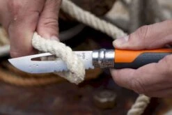 Opinel N°08 Outdoor Zakmes - Oranje -Online Camping Winkel 3123840015779 opinel outdoor 8 oranje sfeer3 resultaat