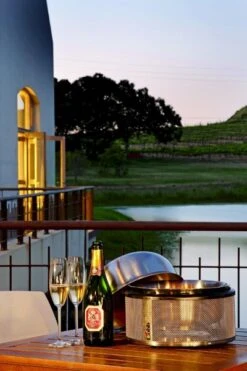 Cobb Premier Houtskoolbarbecue - Grijs 14 Cobb Premier Houtskoolbarbecue - Grijs -Online Camping Winkel cobb premier 4